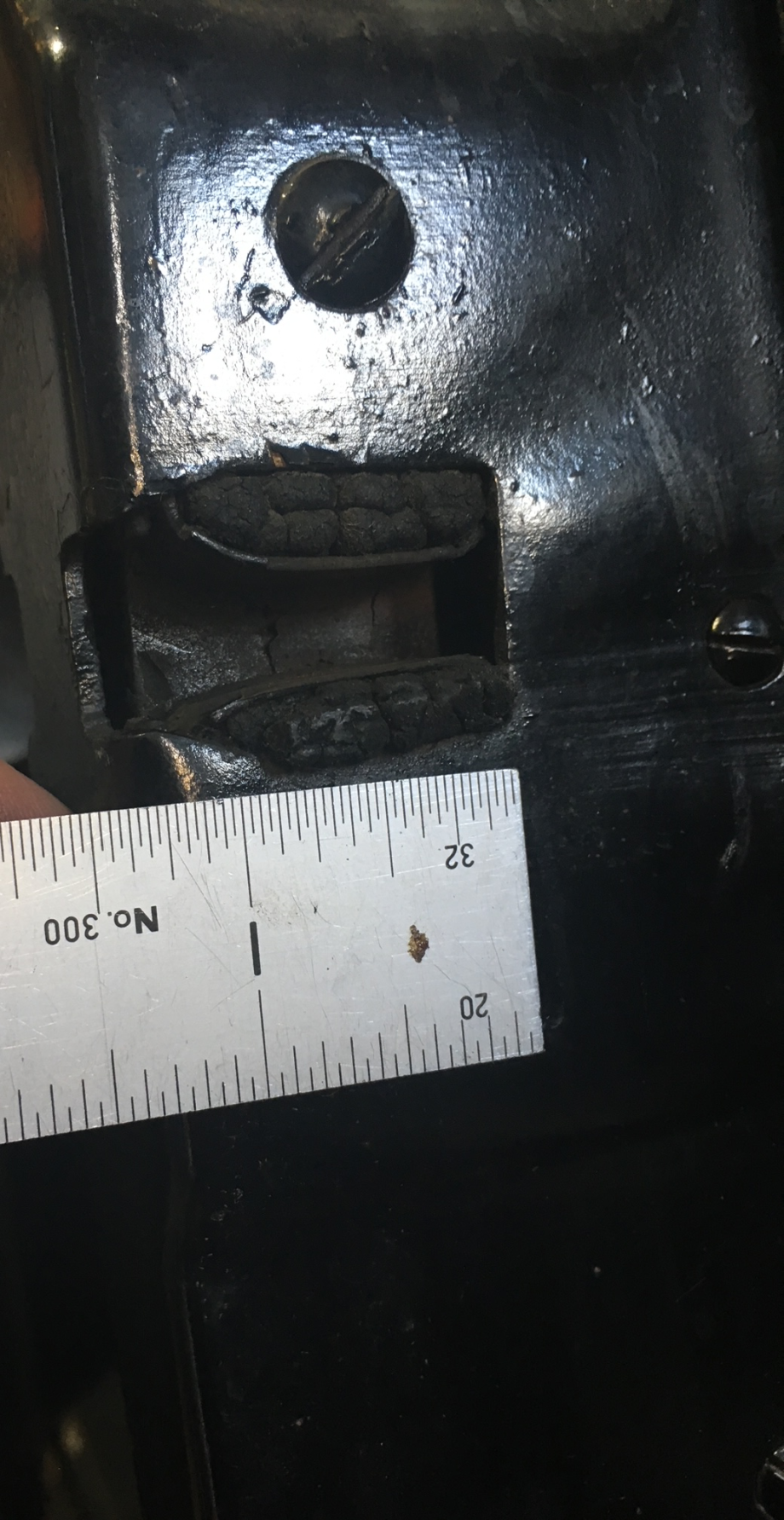 PILLAR PIN LOCATING RUBBER